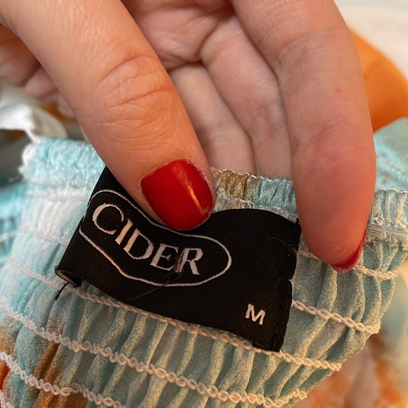 Corset style top size medium - Picture 5 of 5